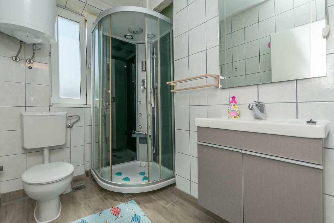 Apartment Mandic Оміш Екстер'єр фото
